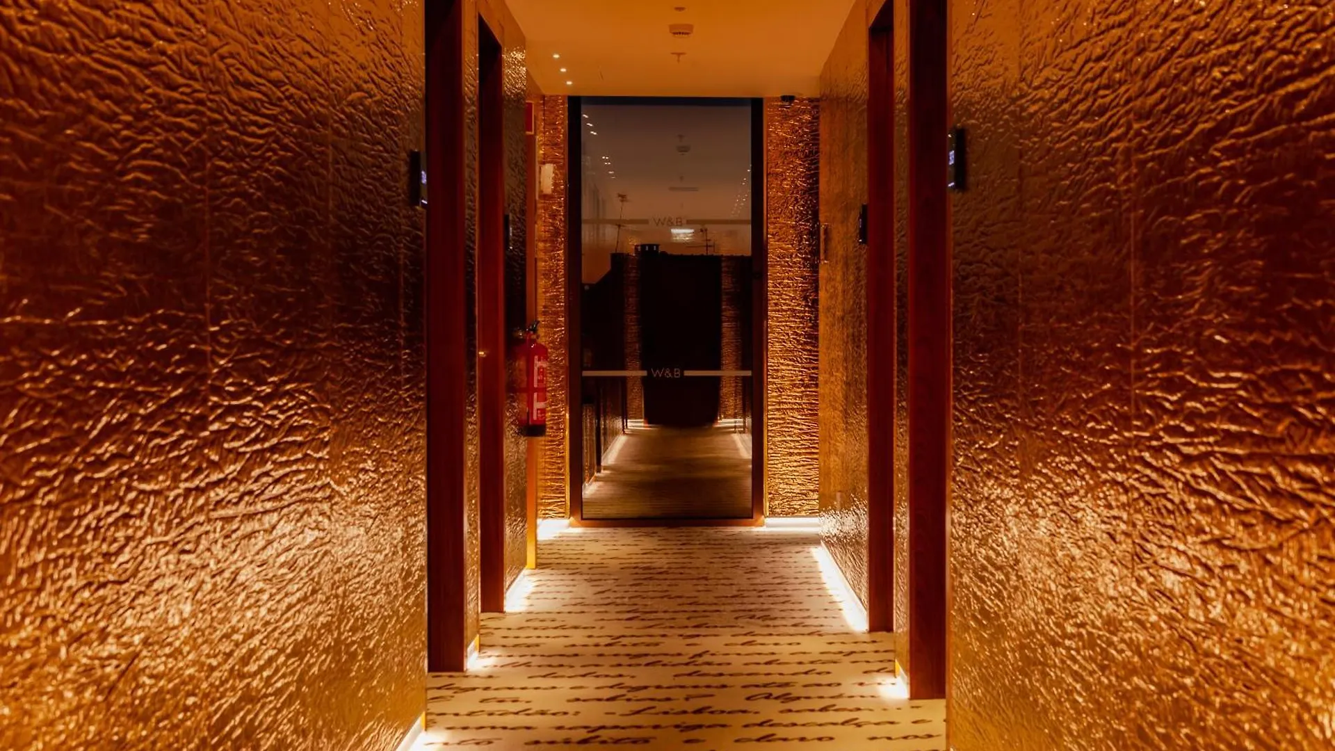 Wine & Books Lisboa Hotel  Lisbon