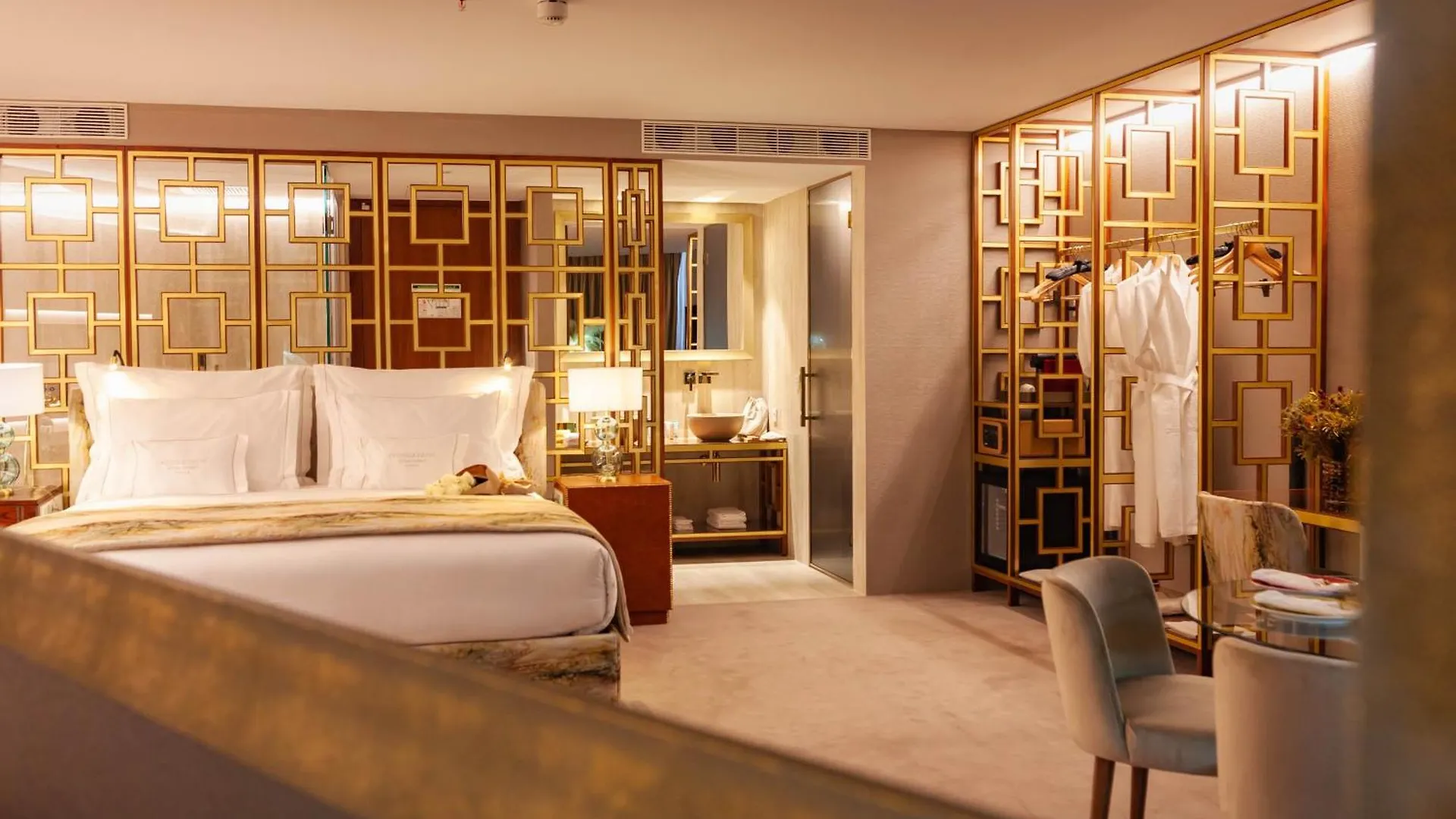 Wine & Books Lisboa Hotel 5*, Lisbon Portugal